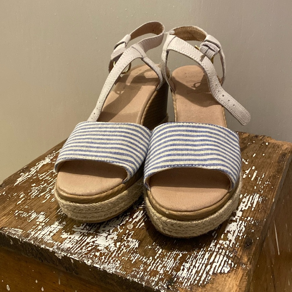 NWOT Sperry Flushwave wedge sandals